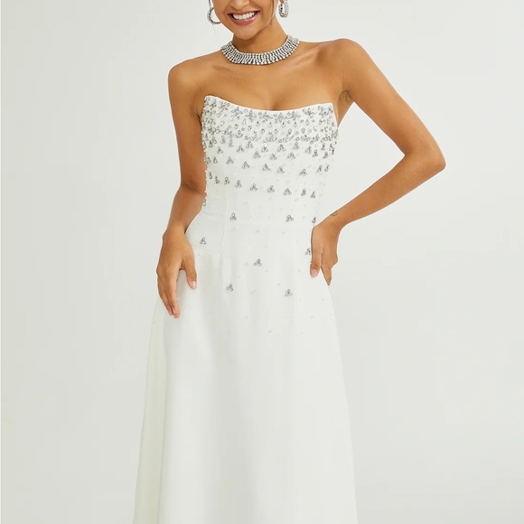 WHITE EMBELLISHED MIDI DRESS - Picture 4 of 10
